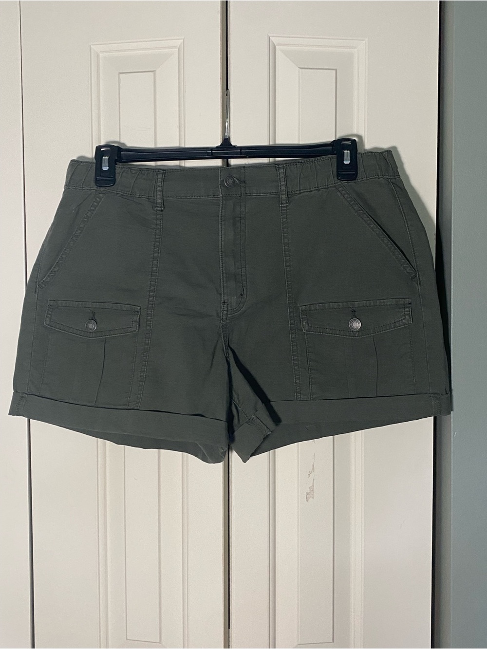 Women's Olive Green Utility Shorts Sz 16